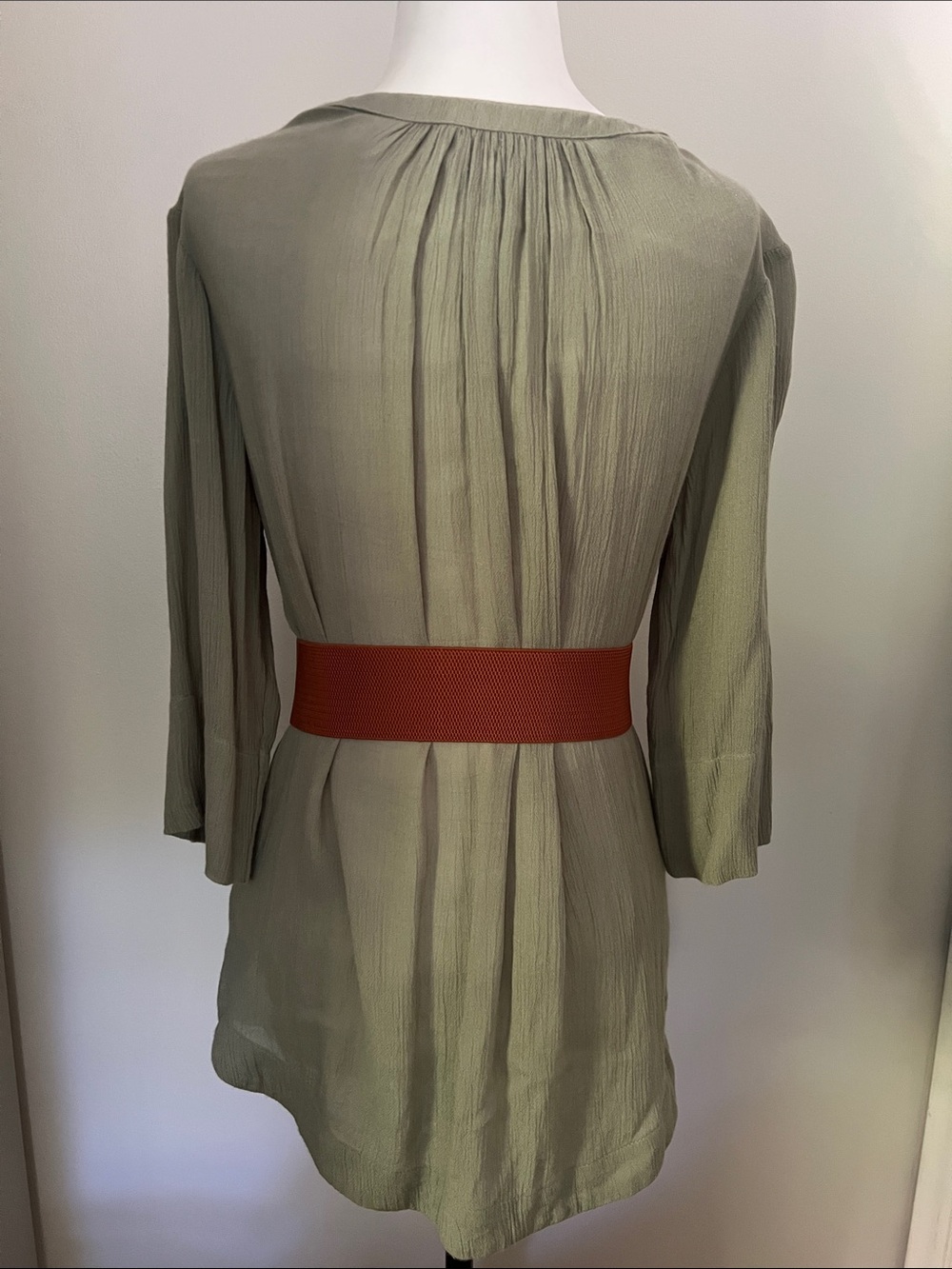 Roots • Women’s XS • Relaxed Fit • V-Neck 3/4 Sleeve Blouse • Sage Green - Picture 8 of 8